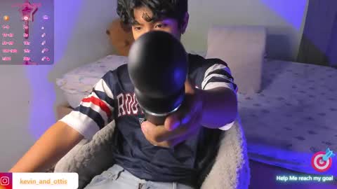 Snapshot of _ottis_ chatting on 12/10/24, 10:47 ottis and kevin online show from 12/10/24, 10:47