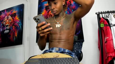 Snapshot of _pantera_09 chatting on 12/13/24, 06:42 Kevin online show from 12/13/24, 06:42