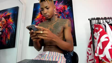 Snapshot of _pantera_09 chatting on 12/16/24, 06:16 Kevin online show from 12/16/24, 06:16