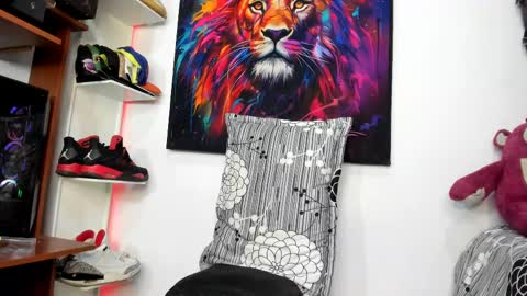 Snapshot of _pantera_09 chatting on 02/19/25, 10:23 Kevin online show from 02/19/25, 10:23