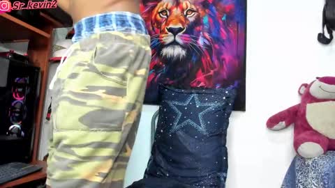 Snapshot of _pantera_09 chatting on 03/11/25, 09:02 Kevin online show from 03/11/25, 09:02