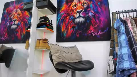 Snapshot of _pantera_09 chatting on 10/13/25, 10:15 Kevin online show from 10/13/25, 10:15