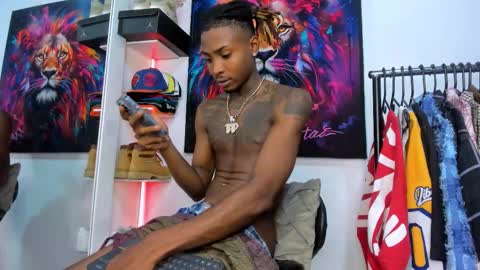 Snapshot of _pantera_09 chatting on 10/19/25, 12:00 Kevin online show from 10/19/25, 12:00