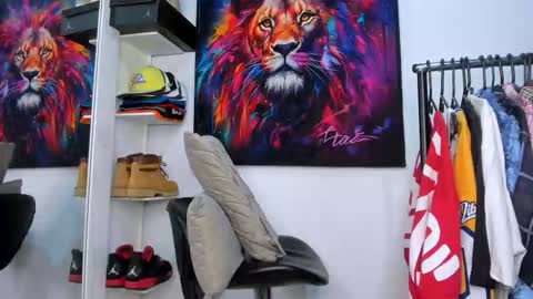 Snapshot of _pantera_09 chatting on 10/21/25, 02:23 Kevin online show from 10/21/25, 02:23