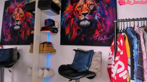 Snapshot of _pantera_09 chatting on 10/28/25, 05:26 Kevin online show from 10/28/25, 05:26