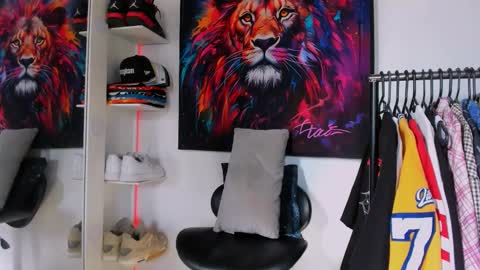 Snapshot of _pantera_09 chatting on 11/22/25, 07:13 Kevin online show from 11/22/25, 07:13