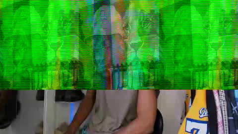 Snapshot of _pantera_09 chatting on 12/17/25, 06:36 Kevin online show from 12/17/25, 06:36