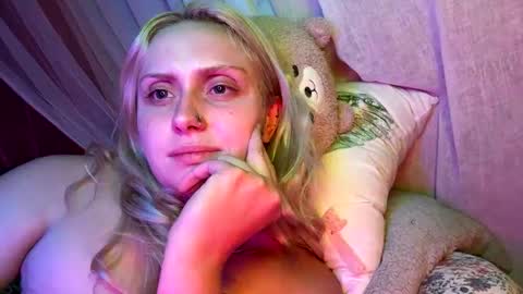 Snapshot of _peaceoutgirlscout_ chatting on 09/12/25, 02:44 _peaceoutgirlscout_ online show from 09/12/25, 02:44