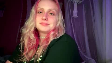 Snapshot of _peaceoutgirlscout_ chatting on 09/19/25, 02:57 _peaceoutgirlscout_ online show from 09/19/25, 02:57