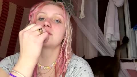 Snapshot of _peaceoutgirlscout_ chatting on 09/27/25, 03:11 _peaceoutgirlscout_ online show from 09/27/25, 03:11