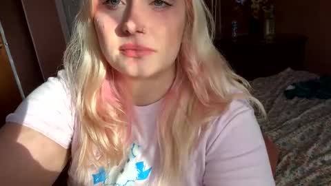 Snapshot of _peaceoutgirlscout_ chatting on 10/07/25, 10:29 _peaceoutgirlscout_ online show from 10/07/25, 10:29