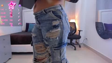 Snapshot of _peach1_ chatting on 09/10/25, 02:50 peach1 online show from 09/10/25, 02:50