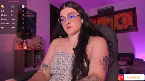 Snapshot of _peach__ chatting on 01/19/25, 04:44 violeta ig online show from 01/19/25, 04:44
