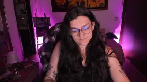 Snapshot of _peach__ chatting on 02/25/25, 02:36 violeta ig online show from 02/25/25, 02:36