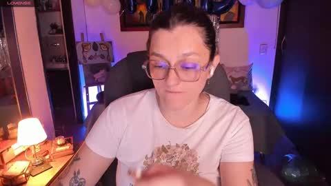 Snapshot of _peach__ chatting on 03/11/25, 03:37 violeta ig online show from 03/11/25, 03:37