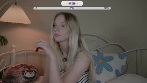 Snapshot of _penisflytrap_ chatting on 09/24/25, 02:04 Viktoria online show from 09/24/25, 02:04