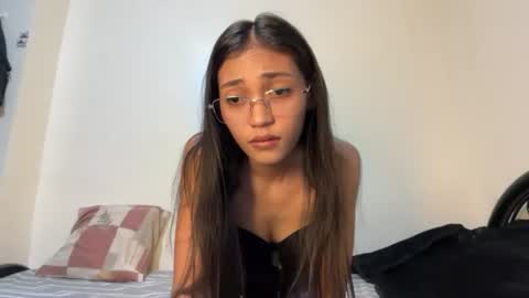 _petitechloe online show from 06/14/26, 11:23