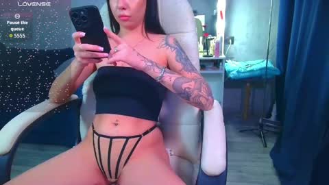 Snapshot of _pink__rabbit_ chatting on 03/29/26, 11:32 Ilona online show from 03/29/26, 11:32