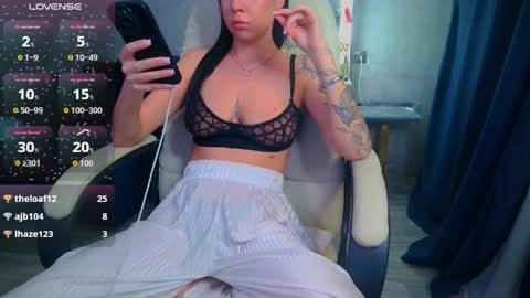 Snapshot of _pink__rabbit_ chatting on 04/01/26, 01:41 Ilona online show from 04/01/26, 01:41