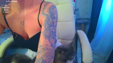 Snapshot of _pink__rabbit_ chatting on 04/03/26, 10:13 Ilona online show from 04/03/26, 10:13