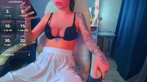 Snapshot of _pink__rabbit_ chatting on 04/12/26, 02:33 Ilona online show from 04/12/26, 02:33