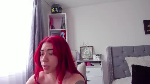 Snapshot of _poison_ivyyy chatting on 10/17/25, 12:08 V online show from 10/17/25, 12:08