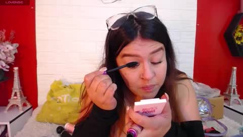 Laura online show from 11/03/25, 05:03