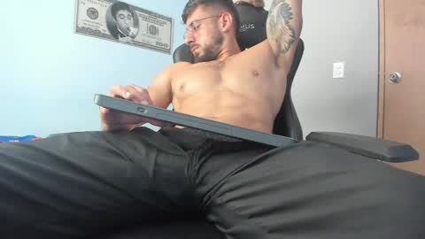 Snapshot of _poseidon1_ chatting on 01/08/25, 05:05 Poseidon online show from 01/08/25, 05:05