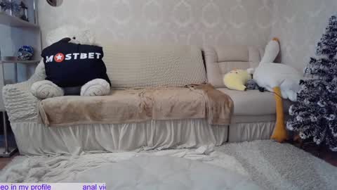 _pretty_fox_ online show from 12/14/24, 05:07