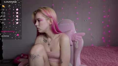 Ellie and Nika online show from 05/10/26, 12:10