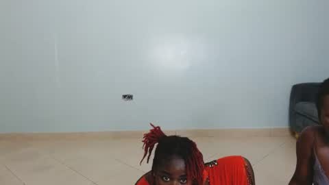 _prettyred online show from 10/02/25, 11:06