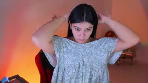 Snapshot of _rachell1 chatting on 09/28/25, 03:45 Stefany online show from 09/28/25, 03:45
