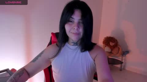 Snapshot of _rachell1 chatting on 10/21/25, 06:52 Stefany online show from 10/21/25, 06:52