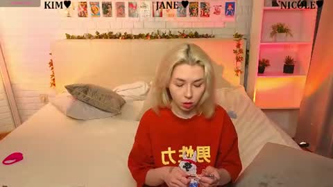 Snapshot of _ramune_ chatting on 06/29/26, 08:09 Merlizz Eva Jane Mila Nicole left to right online show from 06/29/26, 08:09