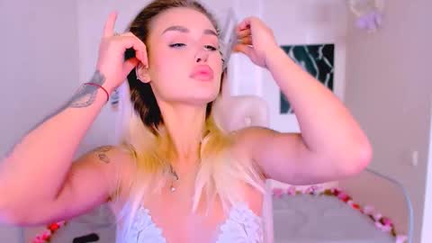 _ravena online show from 10/05/25, 08:34