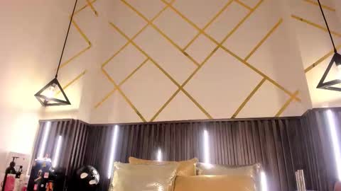 rebecca online show from 11/06/25, 02:07