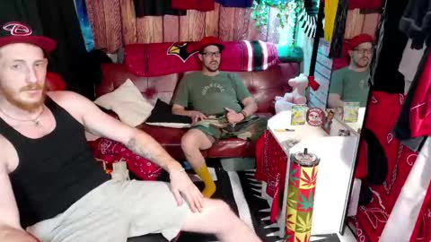 Snapshot of _redxxx chatting on 11/05/25, 10:32 REDxxx online show from 11/05/25, 10:32