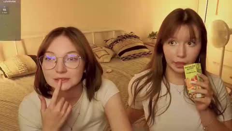 LISSAPVT IS OPEN online show from 09/18/25, 04:31