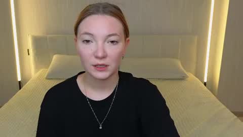 LISSAPVT IS OPEN online show from 06/18/26, 03:05