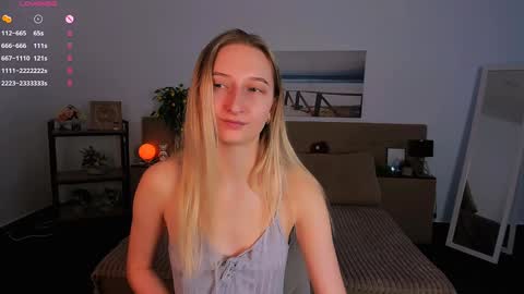 Snapshot of _ri_na_ chatting on 01/12/25, 09:40 I am Rina online show from 01/12/25, 09:40