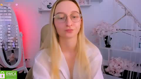 Snapshot of _ri_na_ chatting on 03/01/25, 12:34 I am Rina online show from 03/01/25, 12:34