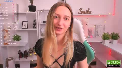 Snapshot of _ri_na_ chatting on 09/17/25, 06:04 I am Rina online show from 09/17/25, 06:04