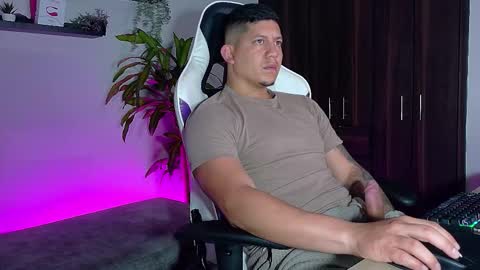 Roberto online show from 11/25/25, 01:11