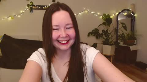 Snapshot of _rosie_cheeks_ chatting on 04/15/26, 07:58 See you online show from 04/15/26, 07:58