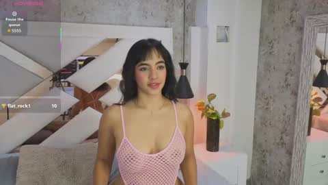 Snapshot of _saara_evans_ chatting on 10/14/25, 07:47 Sara online show from 10/14/25, 07:47