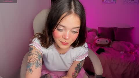 Snapshot of _sabrinamoon chatting on 04/13/26, 11:32 online show from 04/13/26, 11:32