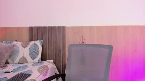 _samantagomez online show from 10/23/25, 08:18