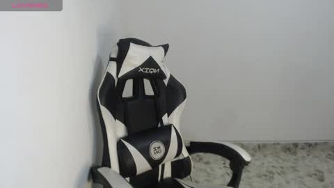 Snapshot of _samantha_fox19 chatting on 04/01/26, 02:25 _samantha_fox19 online show from 04/01/26, 02:25