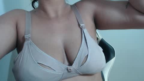 Snapshot of _samantha_fox19 chatting on 04/05/26, 03:20 _samantha_fox19 online show from 04/05/26, 03:20