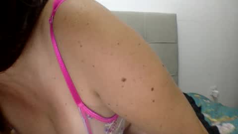 Snapshot of _sansa_ chatting on 06/11/26, 12:32 Anna online show from 06/11/26, 12:32